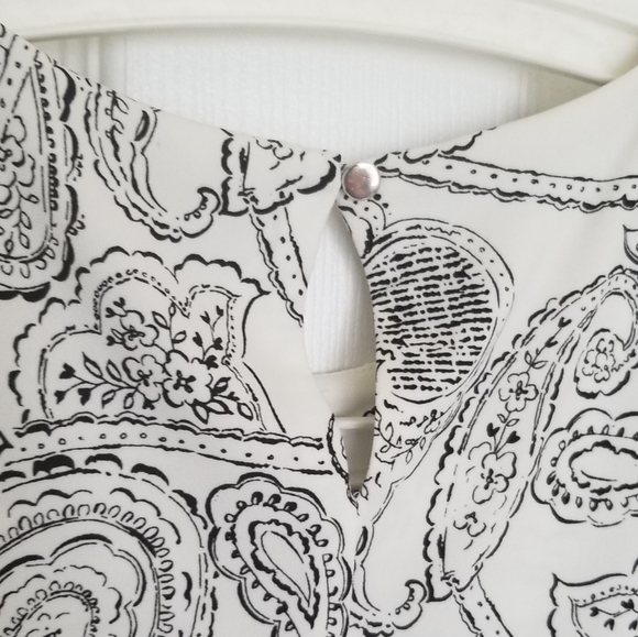 Calvin Klein Large Paisley Jersey Pleated Neck Top - Picture 4 of 10